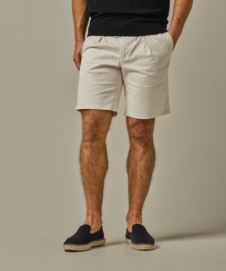 Off-white Garment dye shorts
